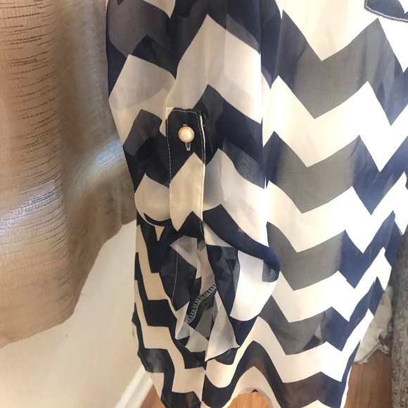 Charming Charlie Navy Blue & White Chevron Blouse - Picture 4 of 5